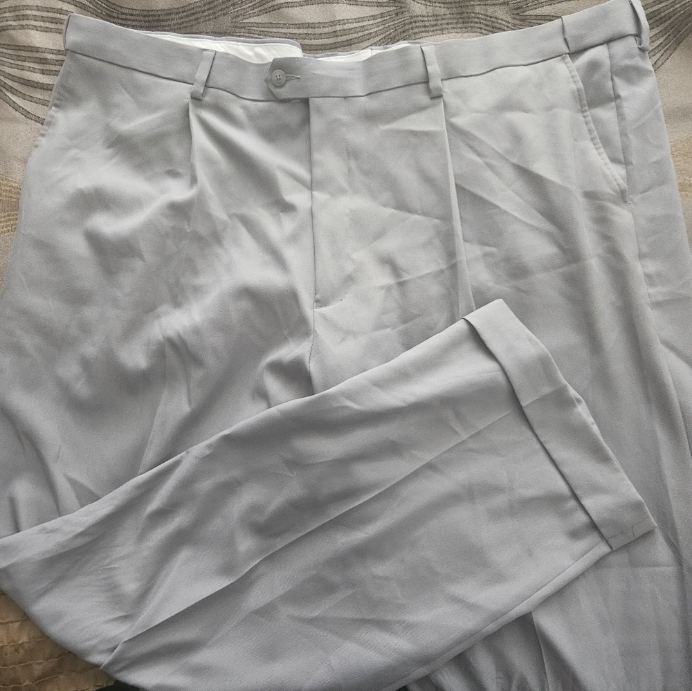 Men's Light Gray Dress Pants - Classic Tailored Fit